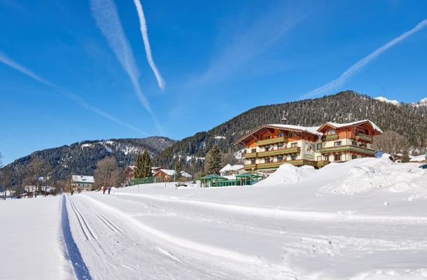 Hotel Pension Jagdhof direkt neben der Loipe