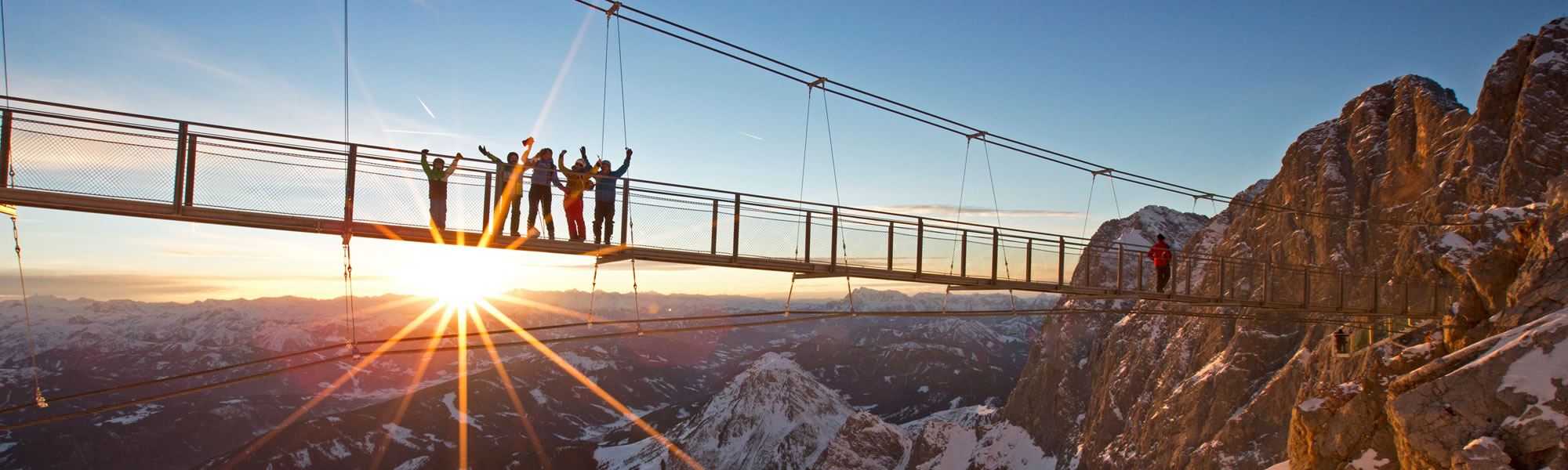 Auf der Hängebrücke am Dachstein Gletscher
