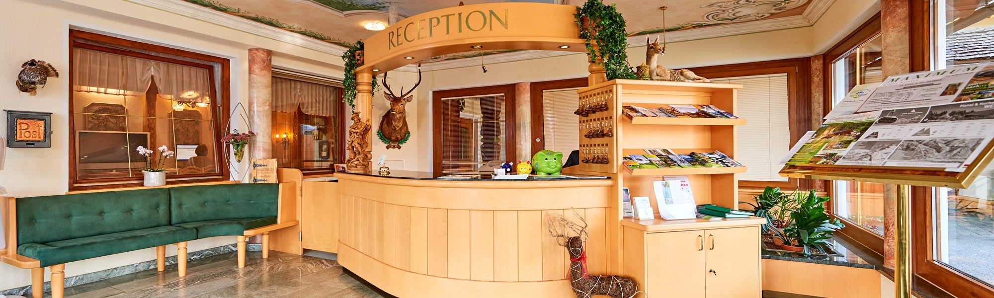 Wir heißen Sie im Hotel Pension Jagdhof herzlich willkommen - im Bild unsere Rezeption