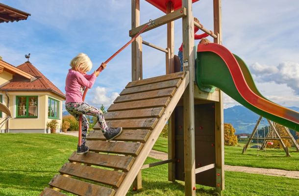Spielplatz zum Spaß haben und neue Freunde kennenlernen