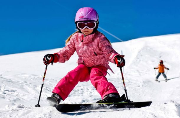Skifahren lernen in der Skischule in der Nähe vom Hotel